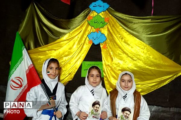 برپایی موکب «مدرسه رهبر شهید» در میدان هفت تیر نسیم‌شهر