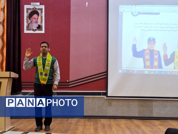 کارگاه آموزشی و توجیهی مربیان پیشتاز تربت حیدریه 