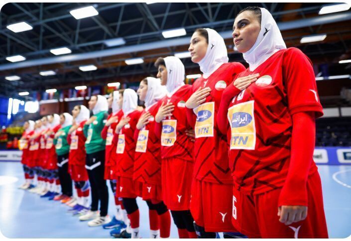 هم‌گروهی هندبالیست‌های دختر ایران با برزیل