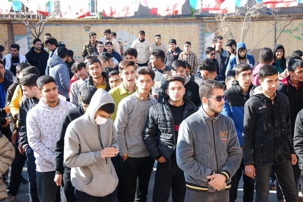 تقدیر از برگزیدگان دبیرستان دکتر نیک نیان قیامدشت  ری یک