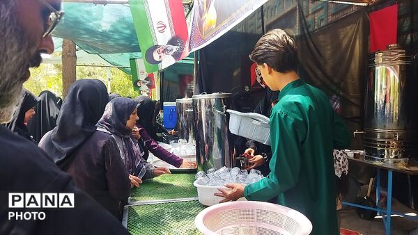گذری بر  چایخانه ابناء الحسین ( ع) در پیاده روی جاماندگان اربعین حسینی نیشابور‌ 