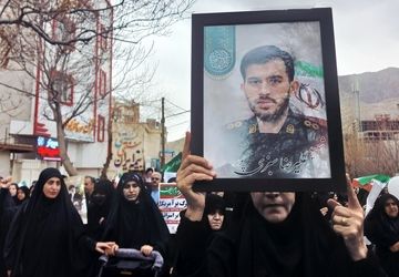 تجدید عهد مردم خرم‌آباد با شهدا و آرمان‌های انقلاب