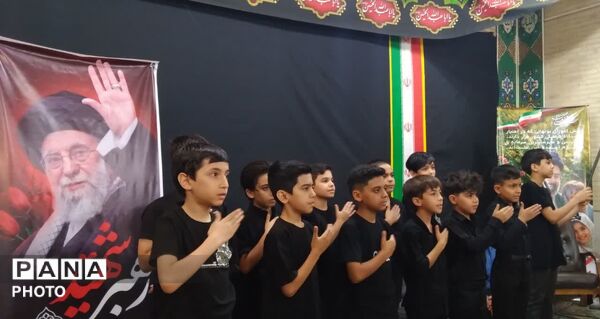  مراسم بزرگداشت رهبر شهید با حضور منتخب دانش‌آموزان استان یزد