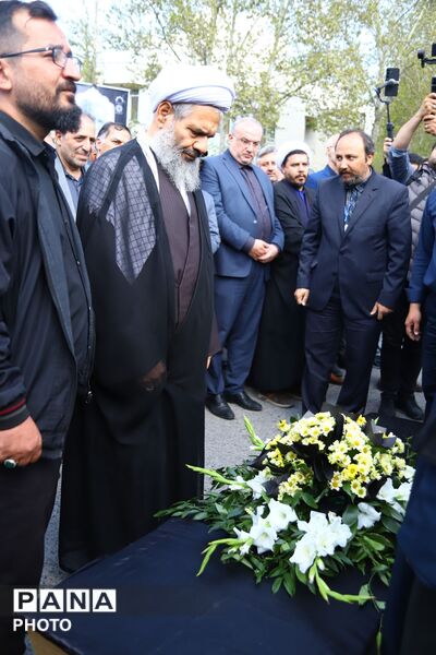مراسم تشییع پیکر معلم و شاعر نامدار «باریشماز»