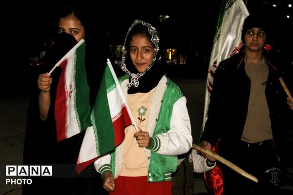 حضور پررنگ کودکان چترودی در تجمع روز جمهوری اسلامی