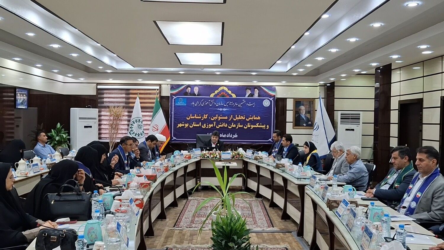 تجلیل از مسئولان، کارشناسان و پیشکسوتان سازمان دانش‌آموزی استان بوشهر