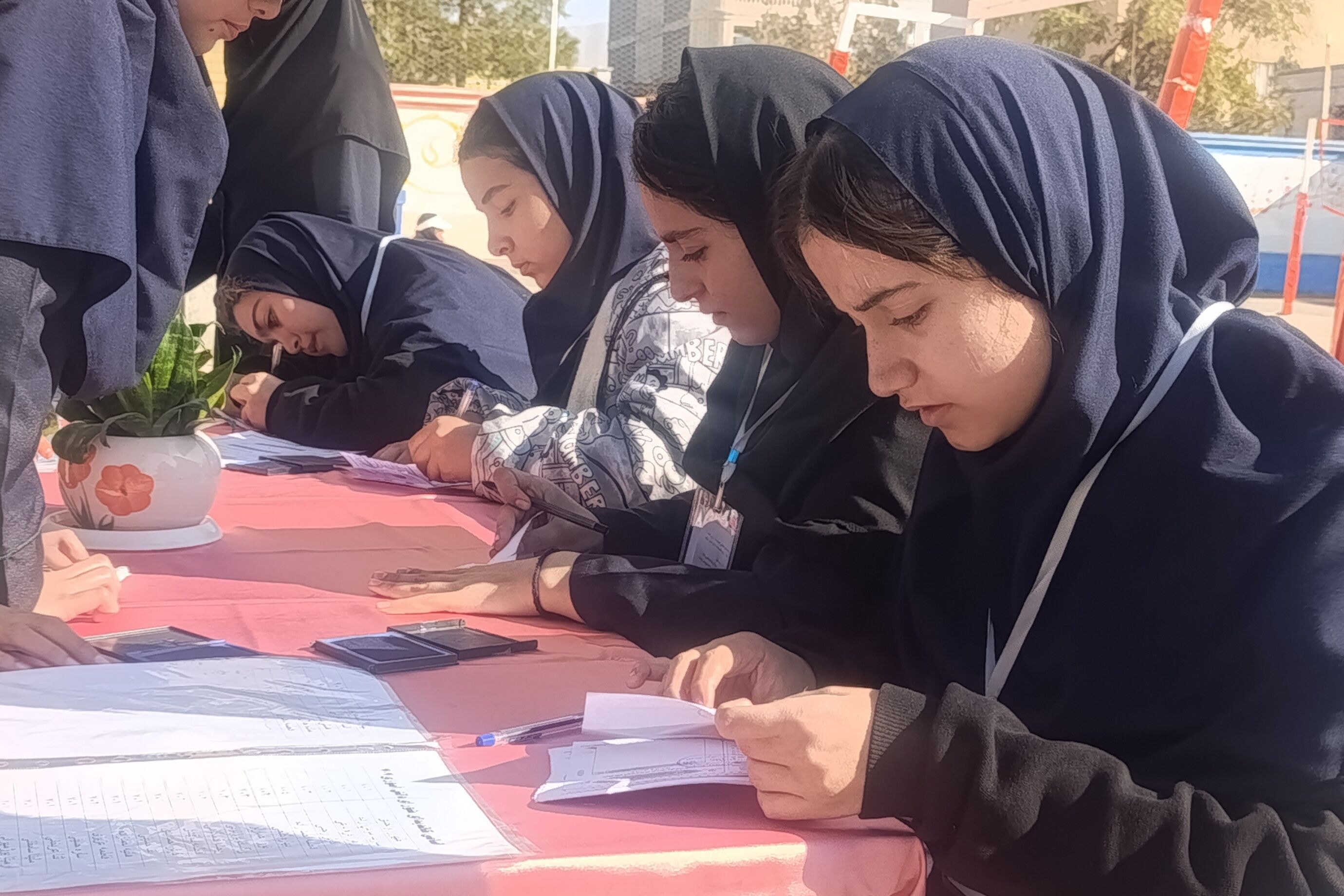 انتخابات شورای دانش آموزی در دبیرستان مهر نیشابور