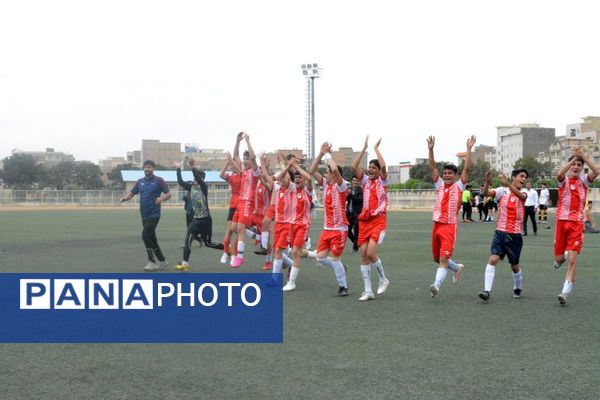 برگزاری مسابقات فینال و رده‌بندی فوتبال دانش‌آموزی در بهارستان‌ 2