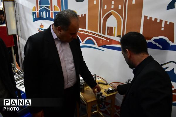 هنرستان‌های ناحیه دو تبریز روی صحنه