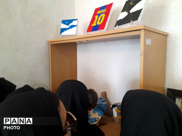 بازدید دانش آموزان  آموزشگاه تکتم از نمایشگاه کانون امام خمینی (ره) 