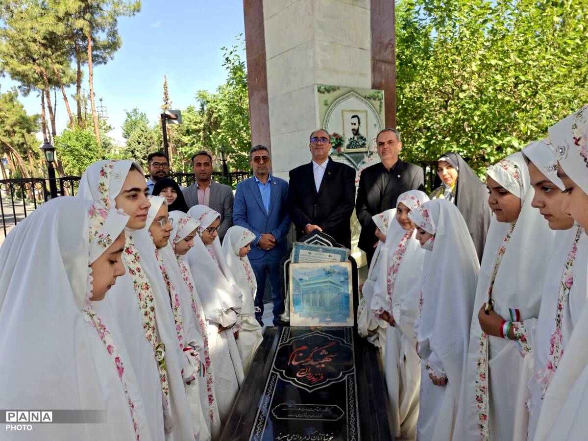 طنین اندازی سرود دختران میقات در مقتل شهید آرمان علی وردی