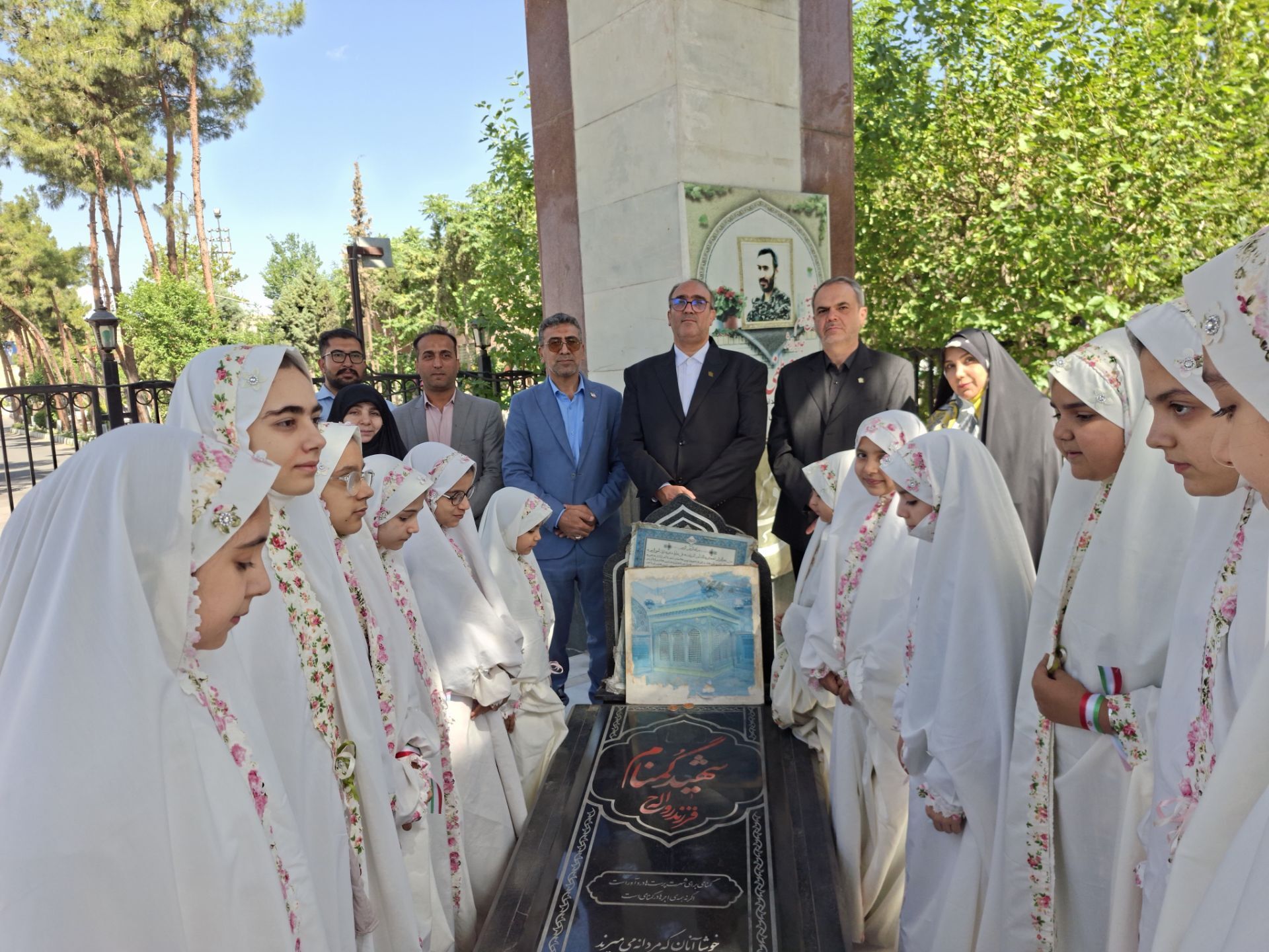 طنین اندازی سرود دختران میقات در مقتل شهید آرمان علی وردی