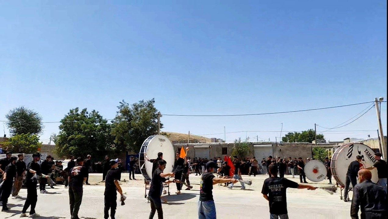 جوانان وندرآباد با شور حسینی، کوچه‌های روستا را عاشورایی کردند