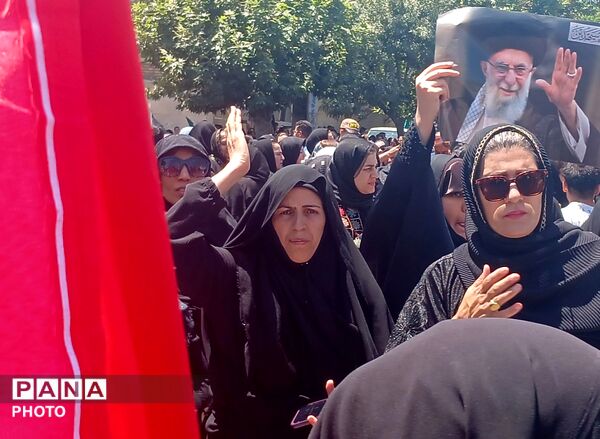  برافراشته شدن پرچم های «یالثارات‌الحسین» بر دوش عزاداران حسینی کامیاران