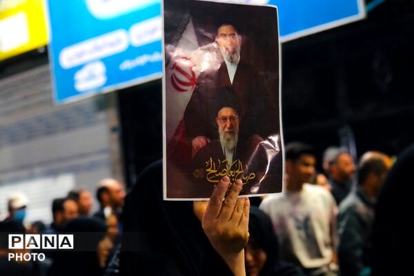 یادبود شهدا و تجدید پیمان مردمی