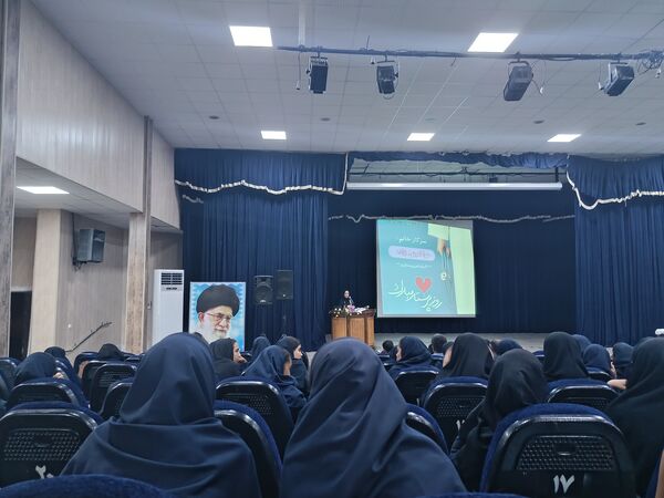 جشن میلاد حضرت زینب(س) و روز پرستار در سالن ارشاد حاجی‌آباد