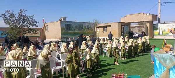 جشن شکوفه‌ها در مدرسه جهاد جعفریه قم 