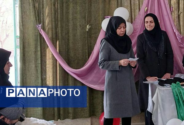 جشن ولادت منجی عالم در دبیرستان مرحوم میری بزنجرد خلیل آباد