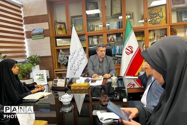 نشست صمیمی رئیس اموزش و پرورش شهرستان پاکدشت با خبرنگاران پانا پاکدشت