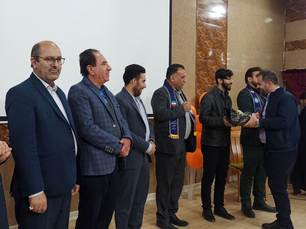 نشست هم‌اندیشی مسئولان سازمان دانش‌آموزی نواحی و مناطق استان فارس