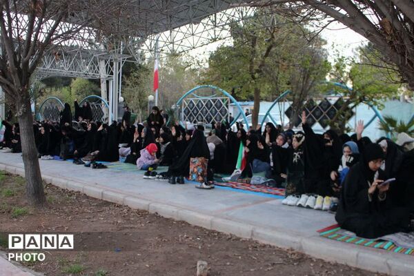 قرچک، نوروز را با اقتدا به شهدا آغاز کرد