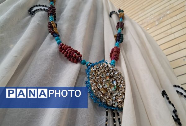 بازارچه دست‌سازه‌های دانش‌آموزی منطقه میانکوه