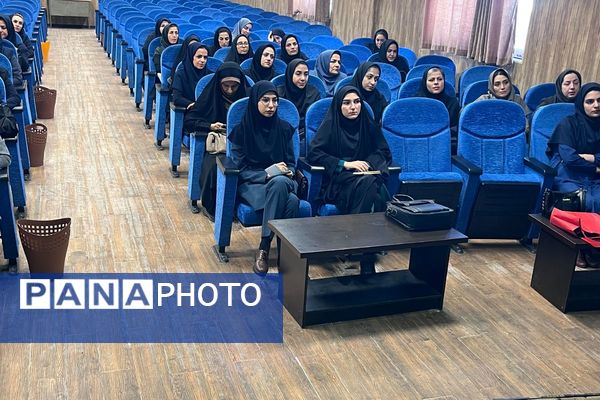 برگزاری دوره ضمن خدمت «گرمایش زمین» ویژه مراقبین و رابطین سلامت مدارس