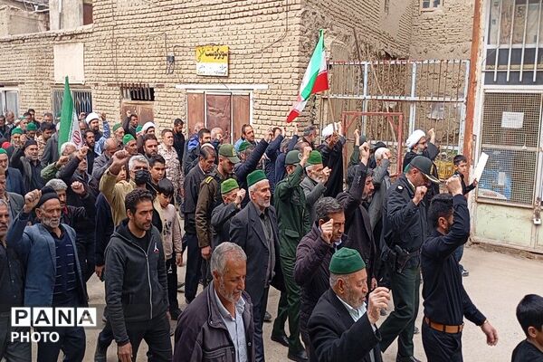 حضورخودجوش مردم سادات شهر بار به مناسبت شهادت حضرت آیت الله خامنه ای 