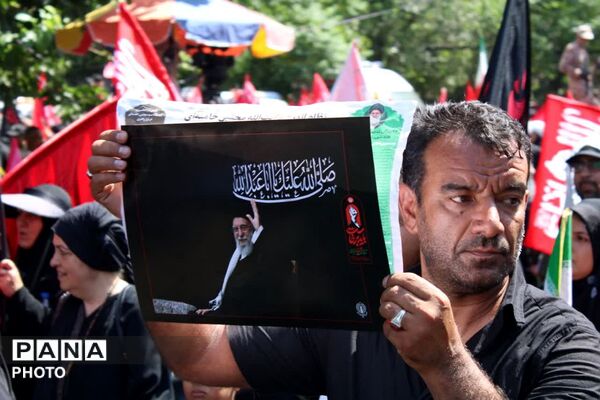تجلی وفاداری؛ نگاهی به تصاویر مراسم بزرگداشت رهبر امت