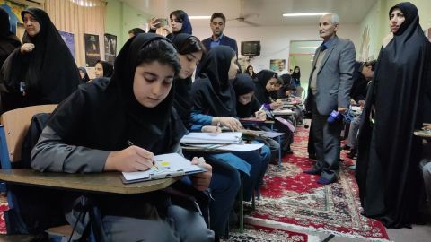 رویداد هنری «آخراشه» با مشارکت ۸۰ دانش‌آموز هنرمند فومنی برگزار شد