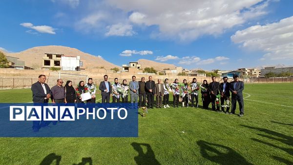 درخشش دختران فارسان بر قله مینی‌فوتبال کشور