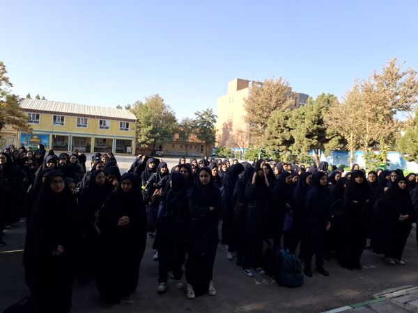 زنگ مهر در دبیرستان شاهد تقوا پیشگان ناحیه ۴ مشهد نواخته شد