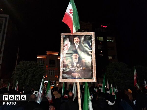 حماسه سازی مردم نیشابور در بیستمین شب از راهپیمایی های مردمی بلوار فضل 