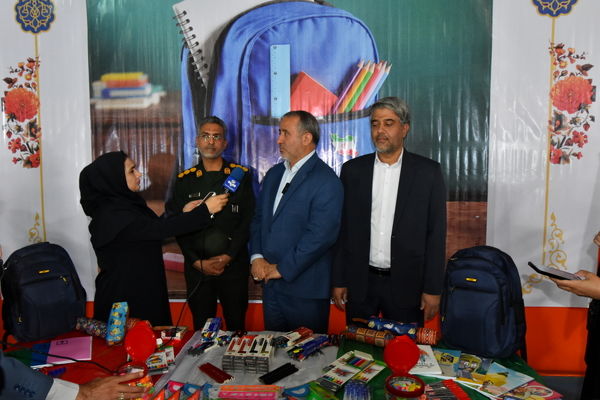 توزیع ۱۹ هزار بسته تحصیلی بین دانش‌آموزان نیازمند آغاز شد