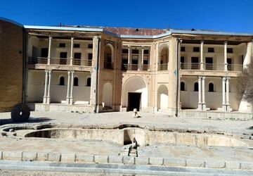 گنجی نهفته در بام بختیاری