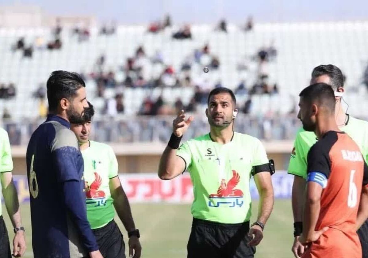 اکرمی بازی استقلال - فجرشهیدسپاسی را سوت می‌زند/حیدری داور جدال پرسپولیس مقابل گاندوها