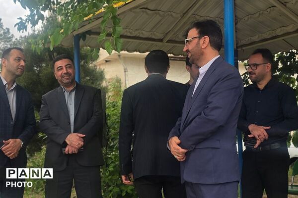 نمایی از یک روز آموزشی؛ سفیران سلامت در کنار کارشناسان بهداشت و هلال‌احمر