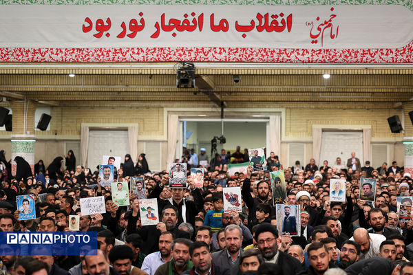 دیدار اقشار مردم با رهبر انقلاب به مناسبت چهل‌وهفتمین سالگرد پیروزی انقلاب اسلامی