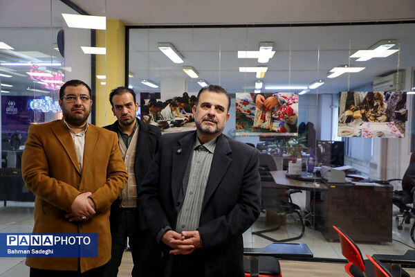 بازدید دبیر کمیسیون توسعه آموزش عمومی قرآن از نمایشگاه نوراوی اعتکاف
