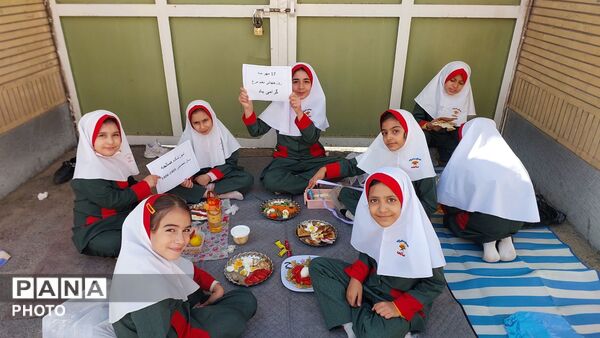صبحانه ای سالم با طعم سلامت و لبخند؛جشن روز جهانی تخم مرغ در مدرسه صالحه 