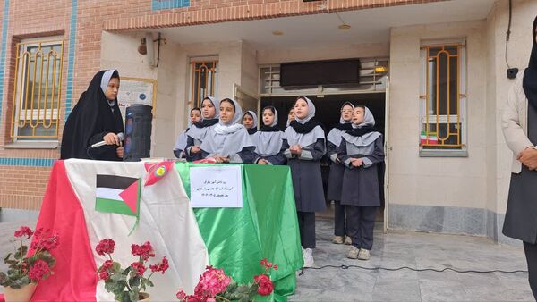 جشن روز دانش آموز در دبستان آیت الله هاشمی رفسنجانی