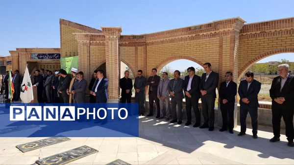 غبارروبی گلزار شهدای شهرستان فاروج 