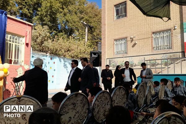 شکوه آغاز سال تحصیلی جشن مهر در مدرسه شهید آیت الله خامنه ای