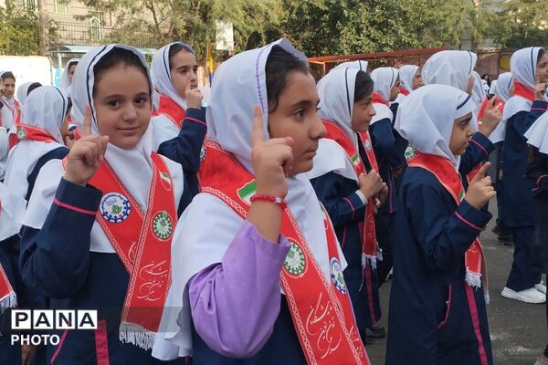نواختن زنگ پدافند غیرعامل در دبستان هدی با محوریت پدافند زیست‌محیطی