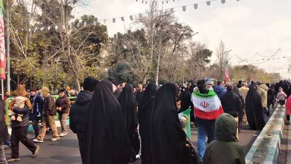 جشن پیروزی انقلاب در خیابان‌های تهران