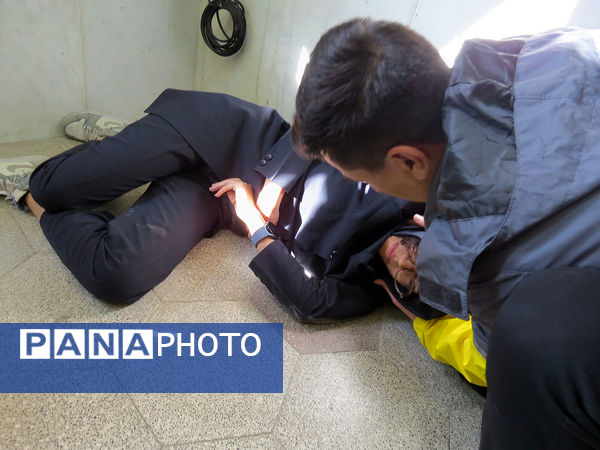 برگزاری مانور زلزله در هنرستان محمودیه شهرستان بجنورد 