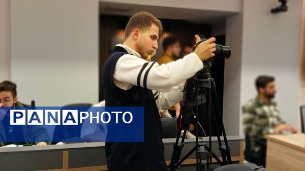 دیدار دانشجویان دانشگاه آزاد با نماینده مجلس شورای اسلامی در کرج 