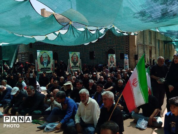 پیاده روی دلدادگان اربعین حسینی از امامزاده ابوتراب تا امامزاده محروق