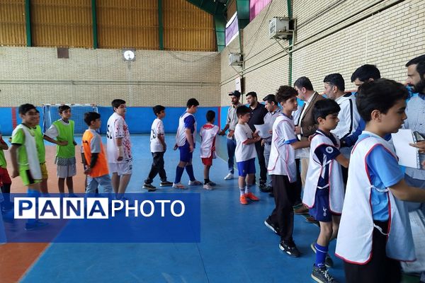برگزاری مسابقات فوتسال دانش‌آموزان پسر منطقه کهریزک