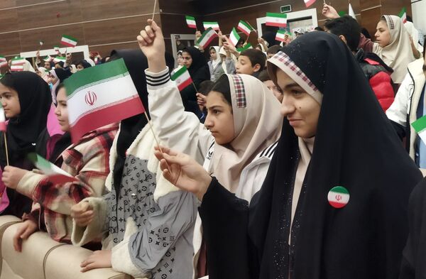 همایش بزرگ همیاران طبیعت و آموزش همگانی حفاظت از محیط زیست در منطقه پردیس 